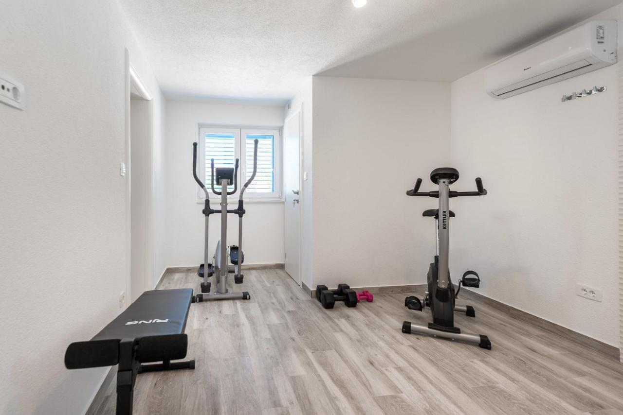 Villa Miholina - With Heated Swimming Pool Trogir Ngoại thất bức ảnh