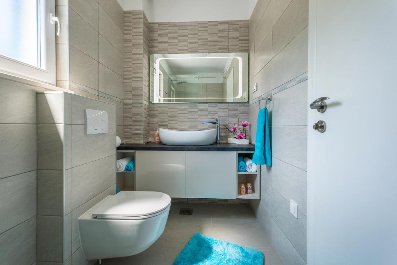 Villa Miholina - With Heated Swimming Pool Trogir Ngoại thất bức ảnh